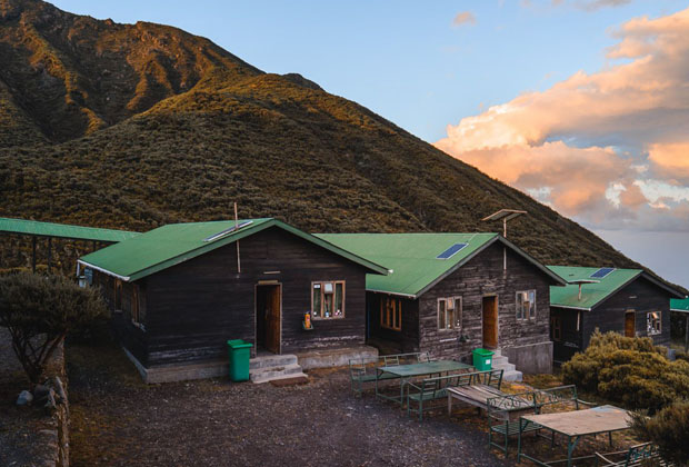 6 Day Meru Trek And Safari Adventure